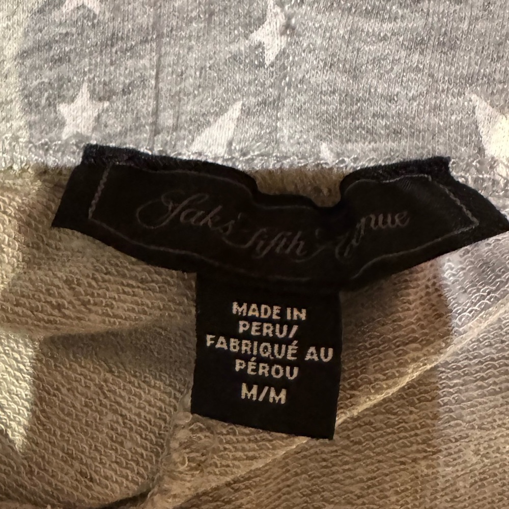 Saks Fifth Avenue Gray Star Lounge Set – Size M - Picture 8 of 8